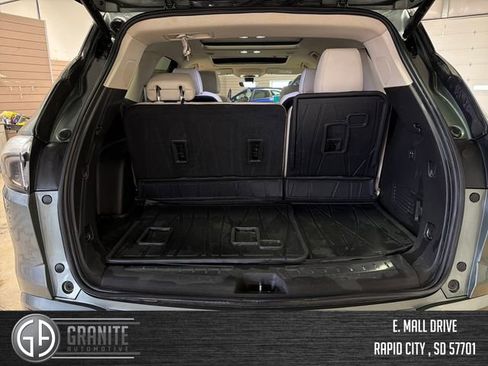 Used 2023 Buick Enclave Avenir w/ Avenir Technology Package AWD/4WD image 23