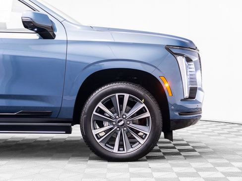 New 2026 Cadillac Escalade ESV Sport w/ Touring Package AWD/4WD image 38