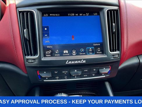 Used 2018 Maserati Levante GranLusso AWD/4WD image 17