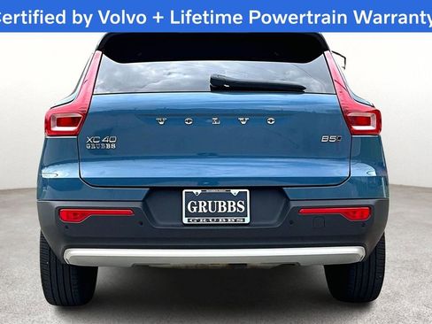Used 2025 Volvo XC40 B5 Plus image 7