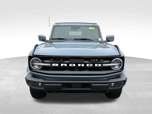 Used 2024 Ford Bronco Outer Banks image 2