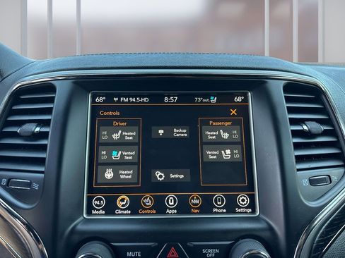 Used 2018 Jeep Grand Cherokee High Altitude AWD/4WD image 24