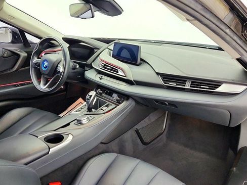 Used 2019 BMW i8 Coupe image 24