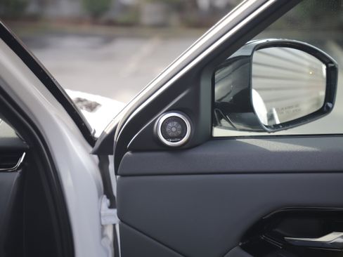 New 2025 Land Rover Range Rover Evoque Dynamic SE AWD/4WD image 10