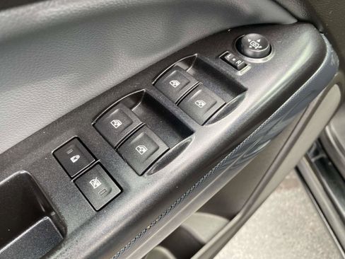 Used 2017 Chevrolet Colorado Z71 image 18