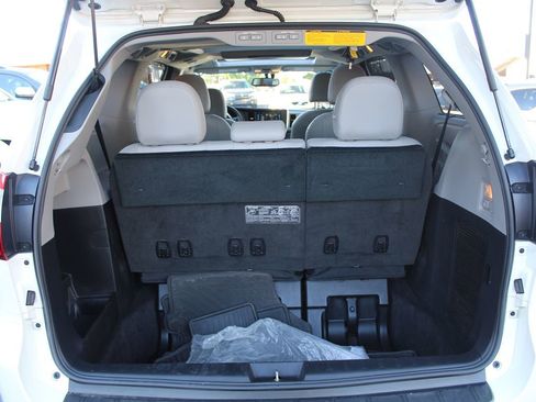 Used 2015 Toyota Sienna Limited Premium FWD image 41