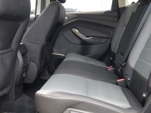 Used 2016 Ford Escape SE FWD image 18