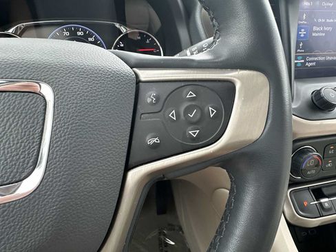 Used 2023 GMC Acadia Denali w/ Denali Ultimate Package AWD/4WD image 35