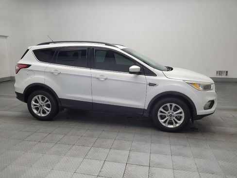 Used 2018 Ford Escape SE image 11