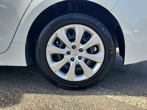 Used 2024 Toyota Corolla LE image 7