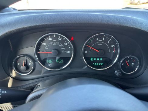 Used 2016 Jeep Wrangler Unlimited Sahara w/ Connectivity Group image 18