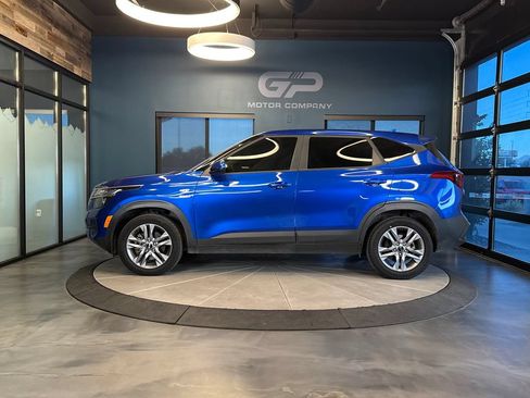 Used 2021 Kia Seltos LX AWD/4WD image 6