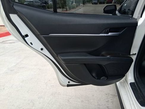 Used 2023 Toyota Camry SE FWD image 15