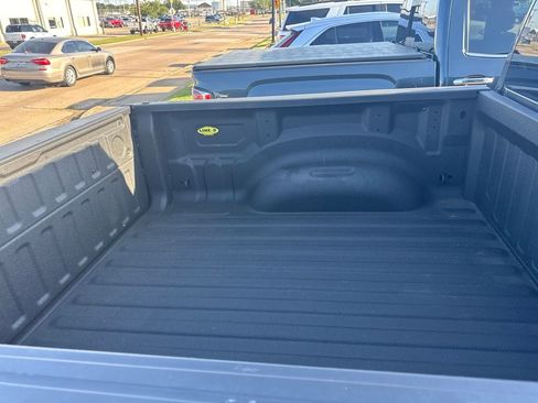 Used 2019 RAM 1500 Laramie AWD/4WD image 4