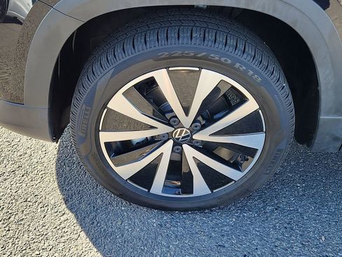 Used 2023 Volkswagen Taos SE image 6
