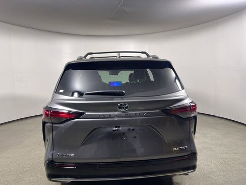 Used 2026 Toyota Sienna Platinum image 4