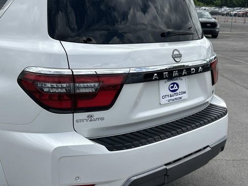 Used 2023 Nissan Armada SL w/ Captain's Chairs Package AWD/4WD image 12