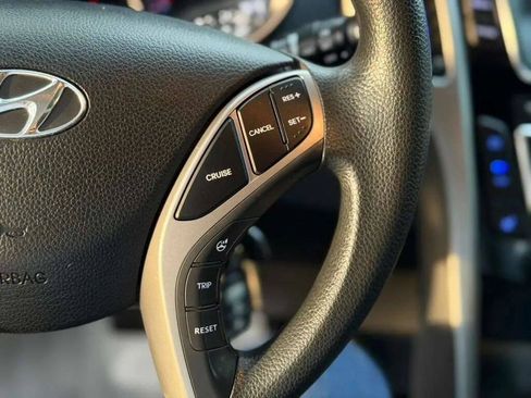 Used 2016 Hyundai Elantra GT FWD image 10