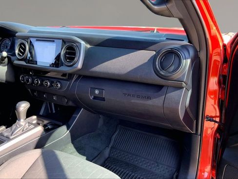 Used 2016 Toyota Tacoma TRD Off-Road w/ Towing Package AWD/4WD image 17