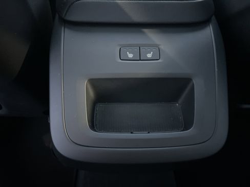 Used 2025 Volvo XC60 B5 Plus image 34