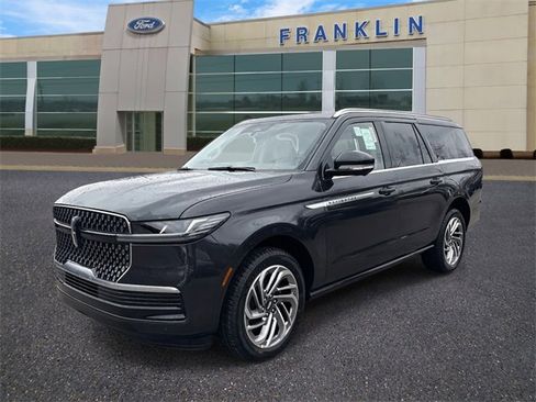 New 2025 Lincoln Navigator L Reserve image 3