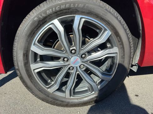 Used 2019 GMC Terrain Denali w/ Advanced Safety Package image 21