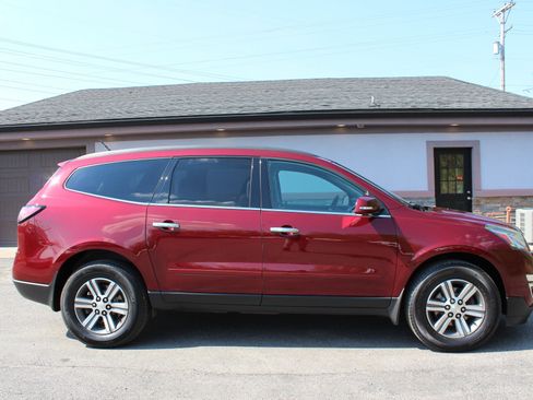 Used 2016 Chevrolet Traverse LT AWD/4WD image 3