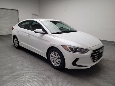 Used 2017 Hyundai Elantra SE image 13