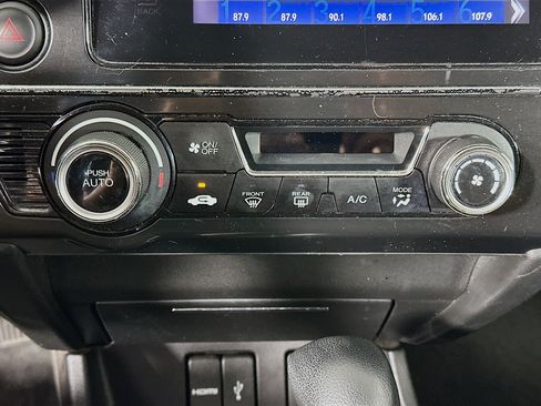 Used 2015 Honda Civic SE image 22