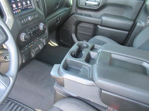 Used 2022 Chevrolet Silverado 1500 Custom AWD/4WD image 16
