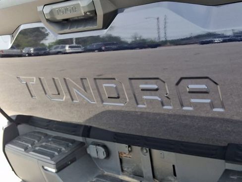 Used 2022 Toyota Tundra SR5 w/ SR5 Premium Package RWD image 35