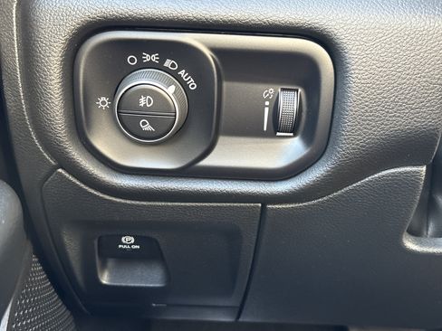 Used 2024 RAM 1500 Big Horn AWD/4WD image 31