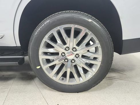 New 2026 GMC Yukon Denali w/ Sun & Power Step Package AWD/4WD image 58