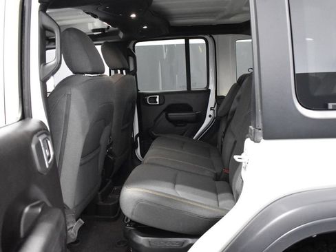 Used 2024 Jeep Wrangler Unlimited AWD/4WD image 37