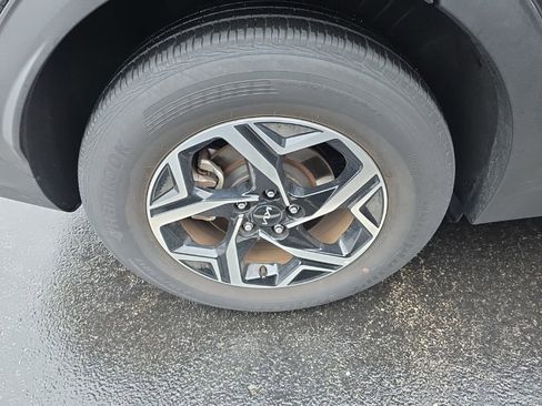 Used 2025 Kia Sportage LX image 9