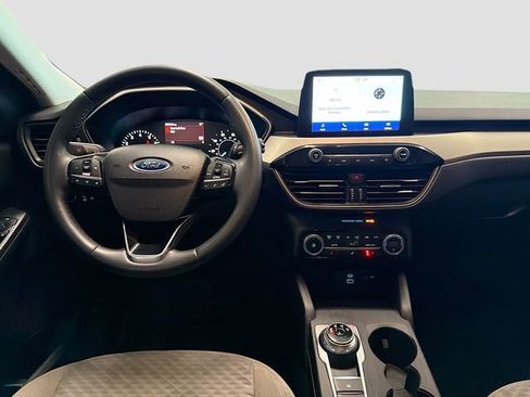 Used 2021 Ford Escape SE w/ Cold Weather Package image 18