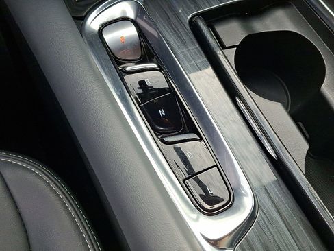 Used 2024 Buick Enclave Premium image 14