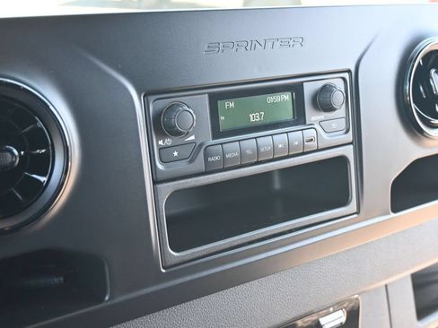Used 2019 Mercedes-Benz Sprinter 144 image 41