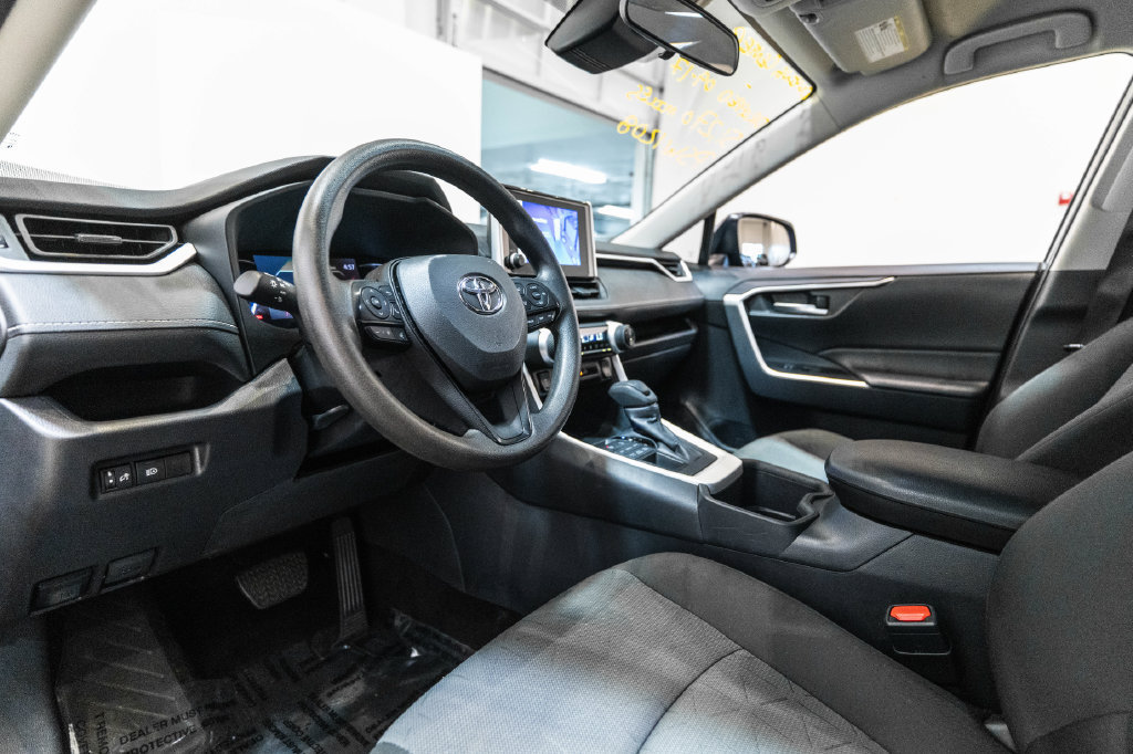 Certified 2025 Toyota RAV4 XLE AWD/4WD image 4