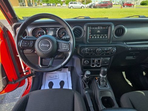 Used 2021 Jeep Wrangler Unlimited Sport AWD/4WD image 37
