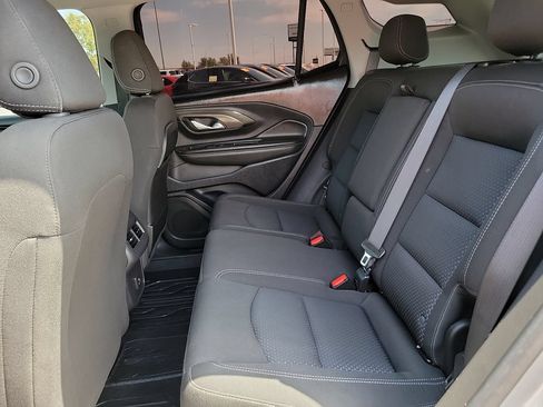 Used 2024 GMC Terrain SLE w/ Driver Convenience Package FWD image 19