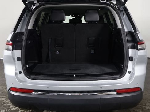 Used 2023 Jeep Grand Cherokee L Limited AWD/4WD image 23