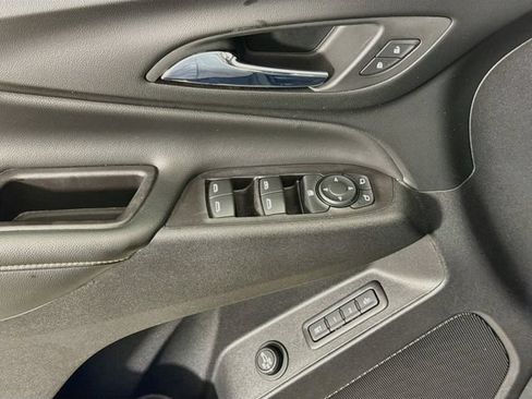 Used 2020 Chevrolet Equinox Premier AWD/4WD image 18