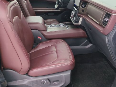 Used 2022 Ford Expedition Max Limited image 24