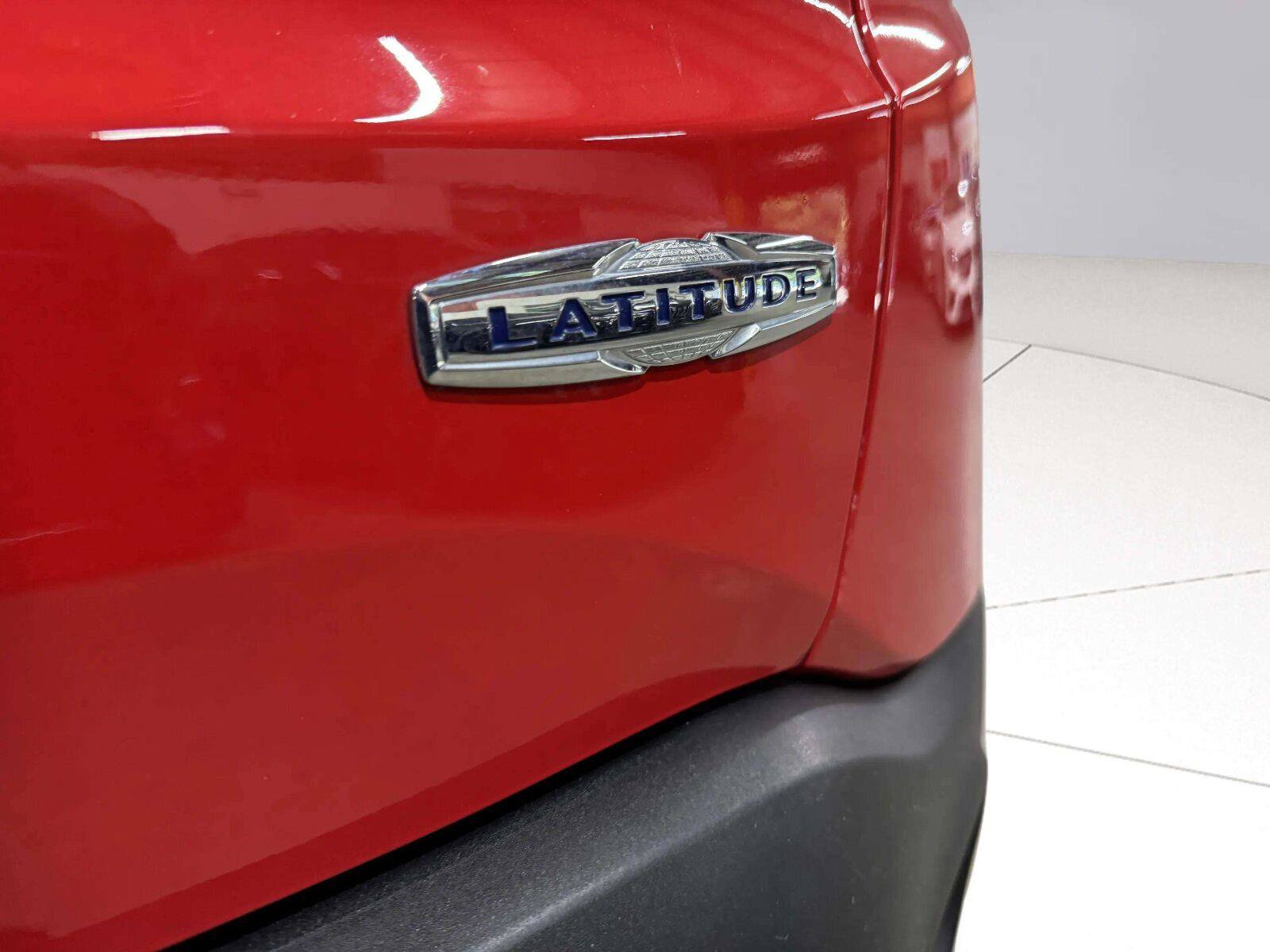 Used 2020 Jeep Renegade Latitude AWD/4WD image 20