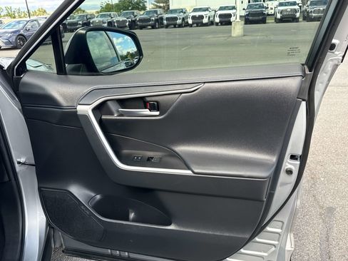 Used 2023 Toyota RAV4 XSE AWD/4WD image 19