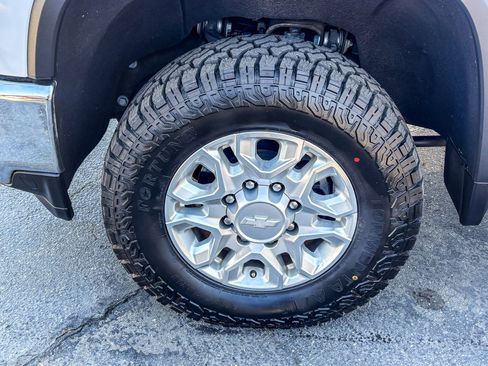 Used 2020 Chevrolet Silverado 2500 LT w/ All Star Edition AWD/4WD image 11