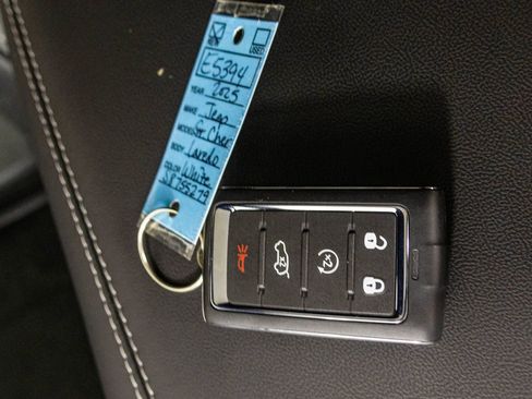 New 2025 Jeep Grand Cherokee Altitude image 38