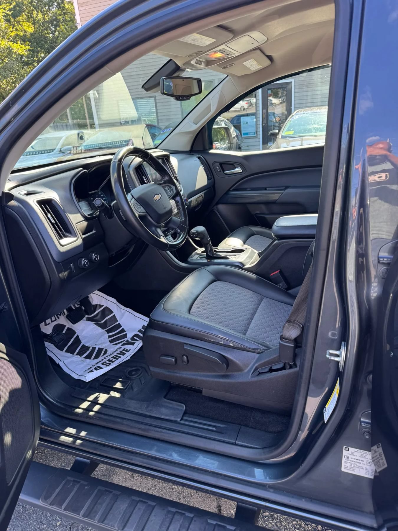 Used 2017 Chevrolet Colorado Z71 AWD/4WD image 24