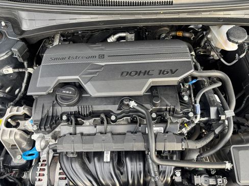 Used 2025 Hyundai Elantra SEL image 34